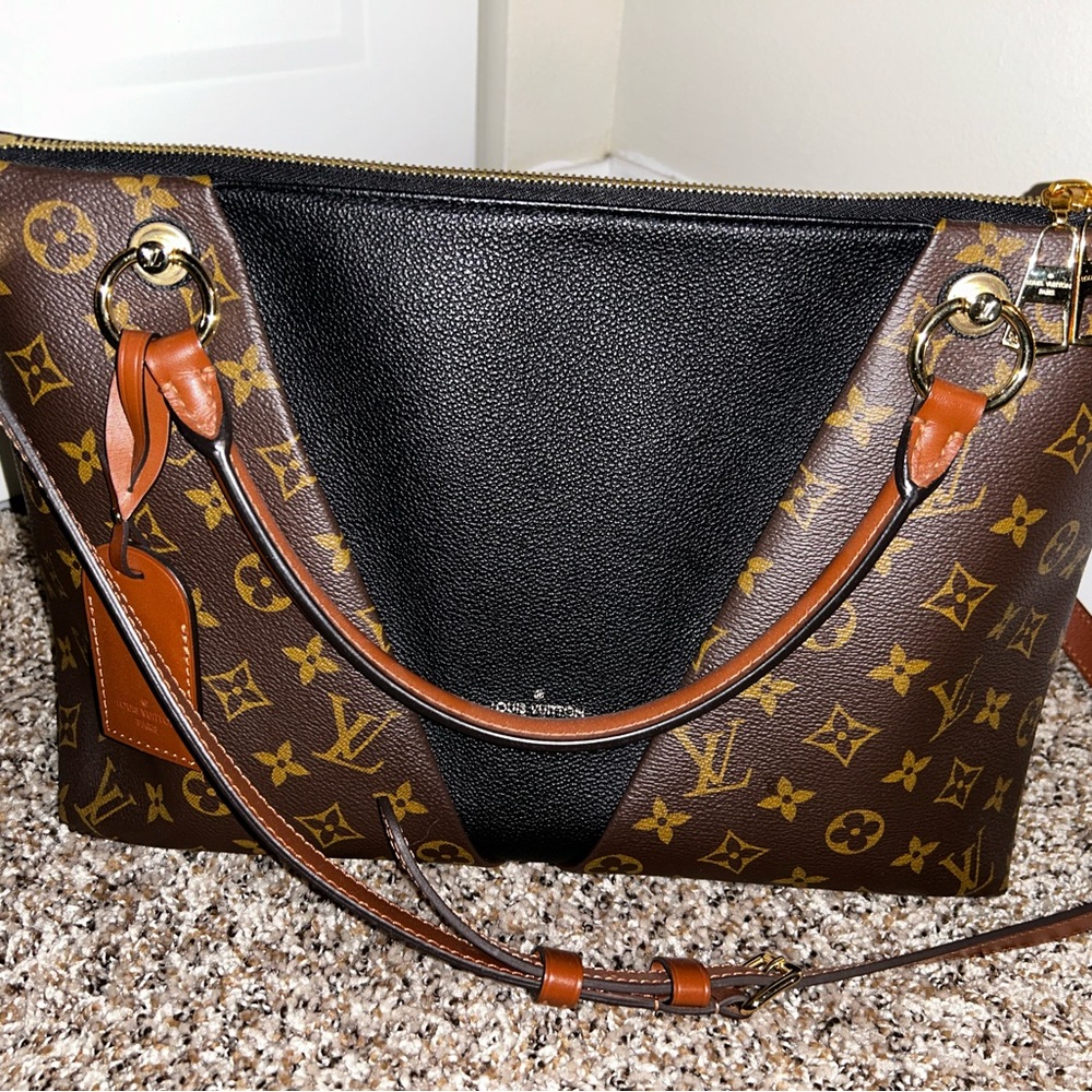 Louis Vuitton MM monogram tote